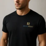 Tricou bărbați negru personalizat iRealPrint cu logo auriu – contrast puternic și eleganță premium prin transfer termic