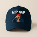Șapcă albastru navy personalizată cu imprimeu HIP HOP – vedere frontală, design urban full color pe fundal închis, stil streetwear premium