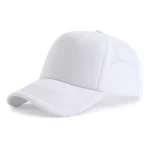 Șapcă albă inscripționată – model unisex trucker, față simplă pregătită pentru personalizare prin transfer termic