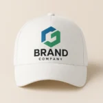 Șapcă albă personalizată cu logo companie – vedere frontală, design corporate profesional, branding vizibil, personalizare premium