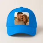 Șapcă albastră personalizată cu fotografie romantică – imprimare clară prin transfer termic, cadou elegant și stil vizual rafinat