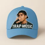 Șapcă albastru marin personalizată cu poză rapper – design Trap Music, imprimeu clar pe fundal navy intens