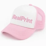 Șapcă roz inscripționată – model unisex cu față albă logo iRealPrint, cozoroc și plasă roz bonbon