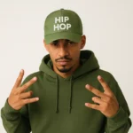 Șapcă kaki personalizată cu text HIP HOP – imprimare clară prin transfer termic, stil urban și vibe streetwear