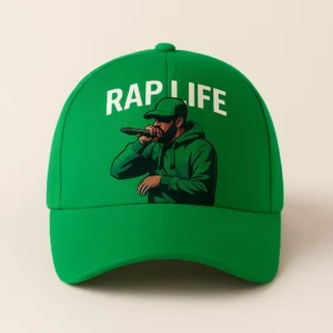 Șapcă verde personalizată cu design RAP LIFE – imprimare clară prin transfer termic, stil urban și vizibilitate puternică