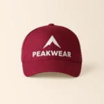 Șapcă vișinie personalizată cu logo Peakwear, design burgundy elegant pentru branding premium.