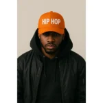Șapcă portocalie personalizată cu poză HIP HOP – fundal intens, contrast puternic, stil urban modern pentru outfituri streetwear și branding vizibil