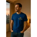 Tricou bărbați personalizat albastru nocturn – design premium cu logo auriu iRealPrint, impact vizual elegant și autoritate masculină