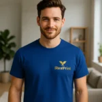 Tricou bărbați personalizat albastru nocturn – logo iRealPrint auriu, contrast elegant și stil sobru premium