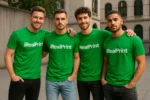tricou barbati verde mediu personalizat grup prieteni – unitate vizuala si energie masculina
