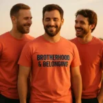 Tricou bărbați personalizat coral – mesaj Brotherhood & Belonging, expresie de frăție și energie vizuală, look masculin vibrant și modern
