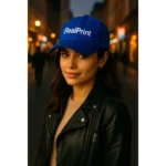 Șapcă albastru regal personalizată cu nume – design urban elegant, text alb clar pe fundal intens, stil premium unisex