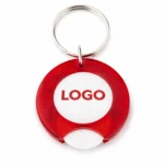 breloc cu fisă de cumpărături personalizat roșu pe fundal alb, produs promoțional rotund cu logo print color
