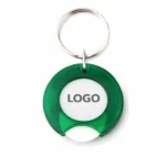 breloc cu fisă de cumpărături verde personalizat cu logo pe fundal alb, produs promoțional din plastic colorat