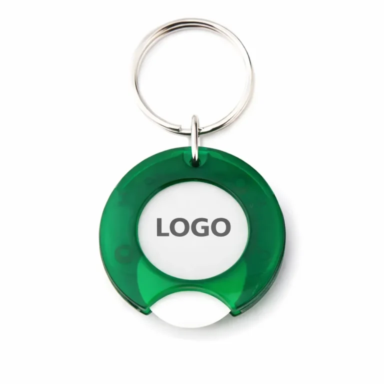 breloc cu fisă de cumpărături verde personalizat cu logo pe fundal alb, produs promoțional din plastic colorat
