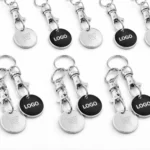 Set de brelocuri cu fisa metalica negru pentru campanii corporate B2B, obiect promotional elegant si profesional cu utilizare repetata