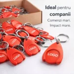 Brelocuri cu fisă din plastic roșu pentru cărucior personalizat, prezentare bulk ideală pentru companii, branding promoțional cu impact vizual ridicat și utilizare zilnică