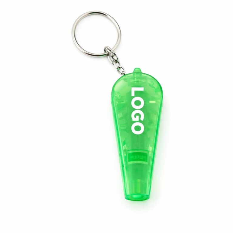 Breloc cu fluier și lanternă personalizat verde din plastic transparent, prezentare produs principal cu logo vizibil și design multifuncțional echilibrat