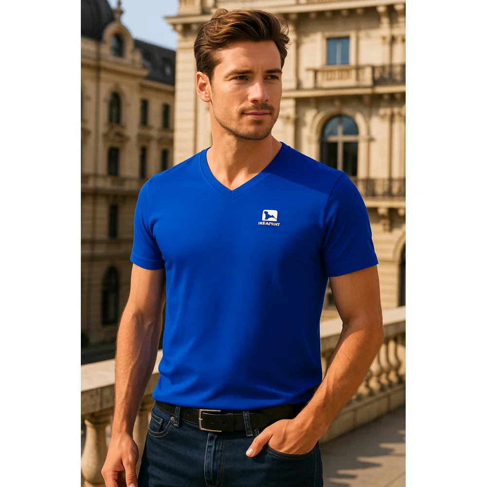 tricou-barbati-anchior-v-personalizat-albastru-regal-lifestyle-elegant Bărbat purtând tricou cu anchior în V personalizat albastru regal, stil elegant urban, apariție masculină puternică și imagine profesională