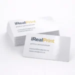 Cărți de vizită laminate lucios personalizate realizate din carton premium de 350 g, cu finisaj lucios elegant și design profesional pentru branding business
