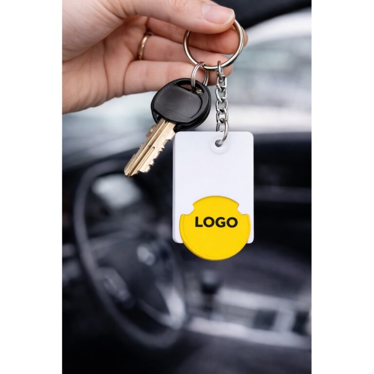 Breloc dreptunghiular cu FISĂ de cumpărături personalizat galben, accesoriu promoțional din plastic rezistent cu logo vizibil, design compact și impact vizual puternic pentru branding