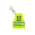 Breloc reflectorizant personalizat în formă de vestă galbenă, prezentare frontală pe fundal neutru, accesoriu promoțional pentru construcții și siguranță profesională