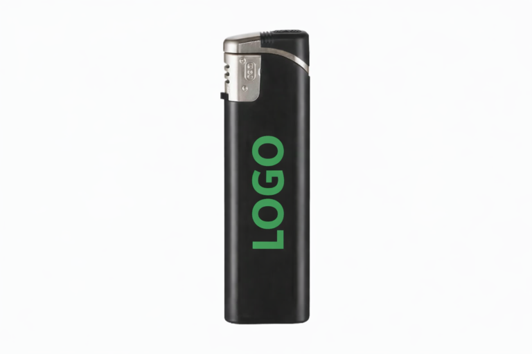 Brichetă slim personalizată negru cu logo verde imprimat frontal, prezentare produs pe fundal neutru, brichetă promoțională elegantă pentru branding corporate și personalizare prin tampografie sau print UV.