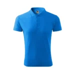 Tricou polo bărbați personalizat albastru prezentat frontal pe fundal neutru pentru evidențierea croielii masculine și a suprafeței de personalizare