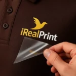 Spate tricou polo bărbați culoare cafea cu croială masculină modernă și design business casual potrivit pentru uniforme corporate și branding profesional