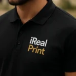 Tricou polo bărbați personalizat gri antracit cu logo iRealPrint aplicat prin transfer termic, design business elegant pentru branding profesional