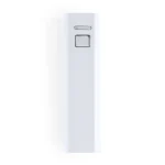 Power bank alb 2600 mAh din aluminiu, prezentare simplă de produs pe fundal neutru, evidențiind designul minimalist și finisajul premium