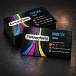 Cărți de vizită metalice onyx personalizate cu design sofisticat și finisaj metalic, fotografiate pe fundal întunecat pentru evidențierea aspectului premium