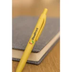 Pix eco galben realizat din paie de grau personalizat cu logo utilizat pentru campanii promotionale