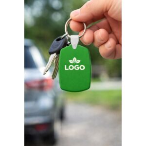 Breloc din plastic verde personalizat prins pe chei auto, accesoriu promoțional cu inel metalic pentru vizibilitate constantă a brandului