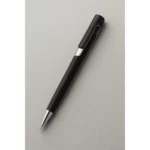Pix promoțional Nuba Black argintiu fotografiat pe fundal deschis, produs publicitar modern pentru firme și campanii de marketing