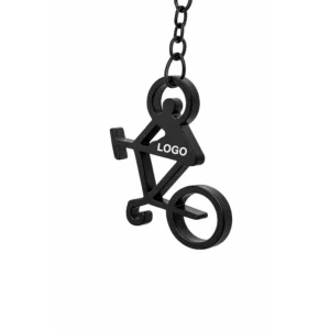 Detaliu breloc desfăcător de sticle în formă de bicicletă negru, finisaj metalic elegant și zonă optimă pentru personalizare prin gravură laser