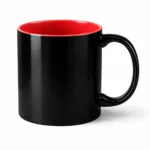 Cana termosensibila personalizata rosu cherry fotografiata pe fundal neutru de studio, evidentiind finisajul lucios si suprafata pregatita pentru personalizare