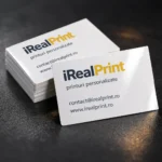Cărți de vizită laminate lucios personalizate din carton premium de 350 g, cu suprafață netedă și culori intense pentru prezentare profesională