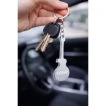 Breloc desfăcător de sticle chitară argintiu folosit pe chei auto, accesoriu promoțional practic din aluminiu pentru utilizare zilnică