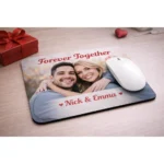 Mouse pad A4 personalizat cu fotografie de cuplu și mesaj romantic, cadou util pentru birou sau spațiu de lucru personalizat