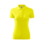 Tricou polo damă galben lămâie cu croială feminină cambrată și guler cu nasturi, design elegant pentru uniforme moderne