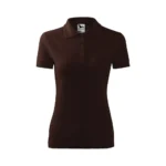 Detaliu logo iRealPrint aplicat prin transfer termic pe tricou polo damă cafea cu contrast clar și personalizare profesională