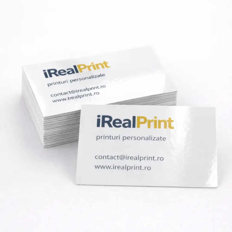 Cărți de vizită laminate lucios personalizate cu finisaj strălucitor și aspect modern, concepute pentru branding profesional și marketing offline eficient