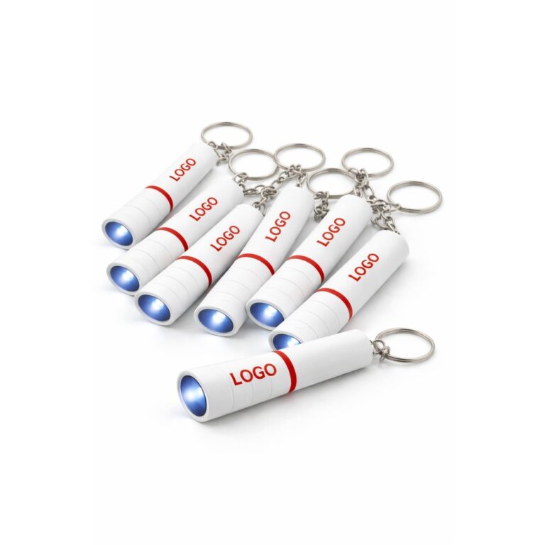 Brelocuri cu lanternă personalizate roșu în compoziție de grup, imagine promoțională orientată pe impact vizual și expunere brand intens