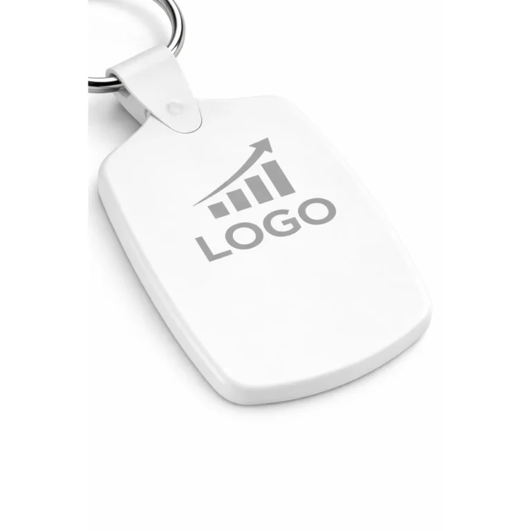 Set brelocuri din plastic personalizate albe cu inel metalic, accesorii promoționale pentru campanii B2B, distribuție corporate și expunere constantă a brandului