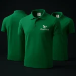 Tricou polo bărbați personalizat verde mediu cu logo iRealPrint prezentat în cadru studio pentru evidențierea personalizării și brandingului