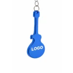Set brelocuri desfăcător de sticle în formă de chitară albastre, accesorii promoționale din aluminiu pentru campanii corporate și distribuție de brand