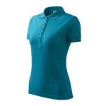 Tricou polo damă personalizat turcoaz închis prezentat din perspectivă trei sferturi pentru evidențierea formei și a materialului
