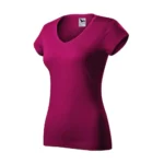 Tricou damă roșu fucsie cu anchior în V văzut din perspectivă laterală, evidențiind linia elegantă a croielii feminine