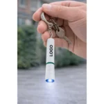 Breloc lanternă verde personalizat folosit în exterior, iluminare LED activă și prindere la chei pentru utilizare practică în situații reale